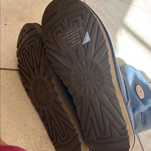 Ugg Bailey Button - Picture 4 of 4